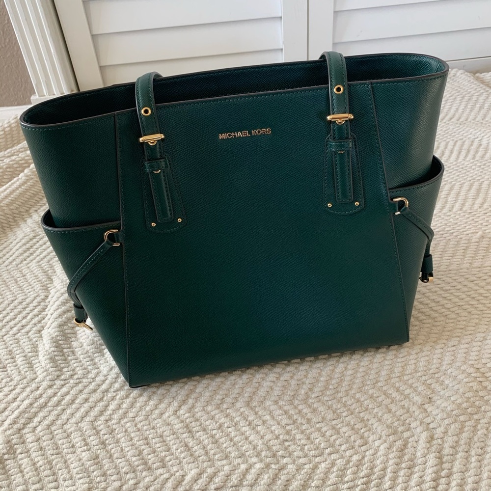 MK voyager East west crossgrain leather tote